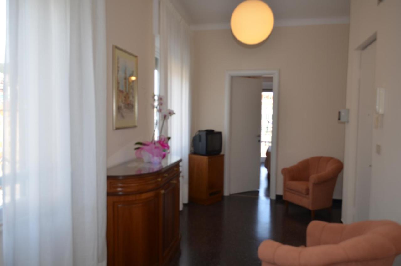 Genovese Villa Elena Appartamenti Varazze Εξωτερικό φωτογραφία