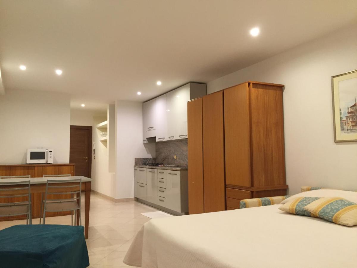 Genovese Villa Elena Appartamenti Varazze Εξωτερικό φωτογραφία